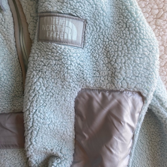 The North Face Girls fuzzy fleece hooded sweatshirt, 1/4 zip. Size M 10/12. EUC! - Picture 2 of 3